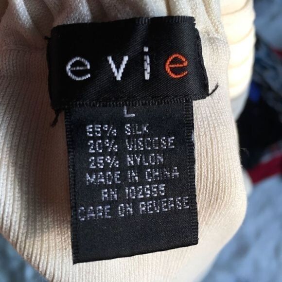 Evie   - Picture 3 of 3